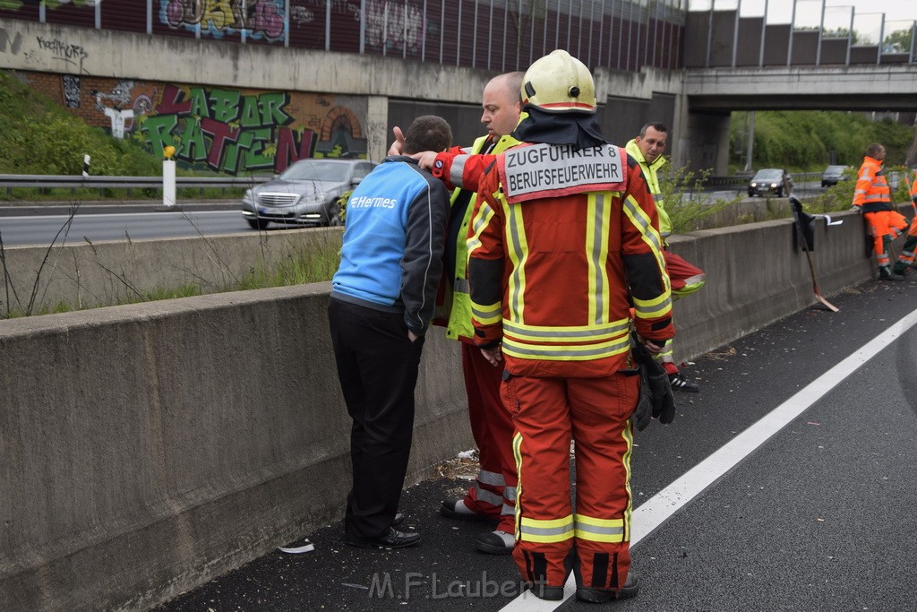 VU Auffahrunfall A 3 Rich Oberhausen kurz vor AS Koeln Dellbrueck P159.JPG - Miklos Laubert